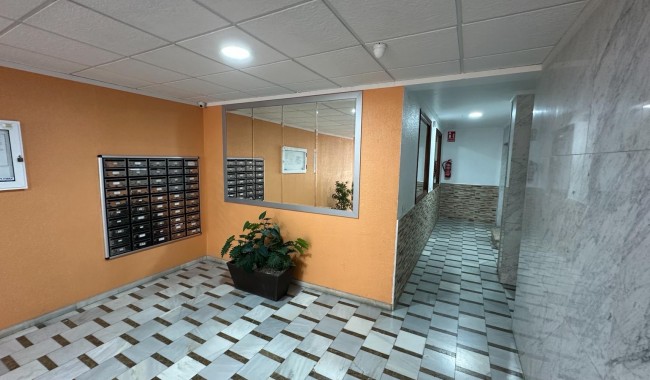 Resale - Apartment - Torrevieja - El Acequión - Los Náufragos
