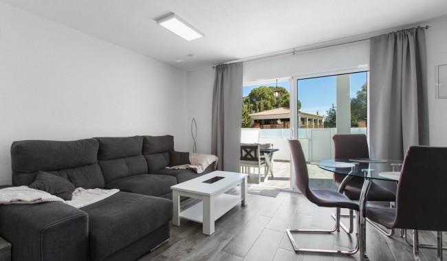 Resale - Apartment - Torrevieja - Lago Jardin
