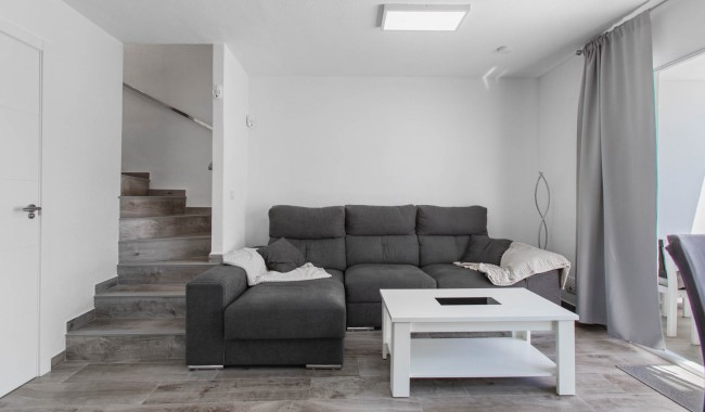 Resale - Apartment - Torrevieja - Lago Jardin