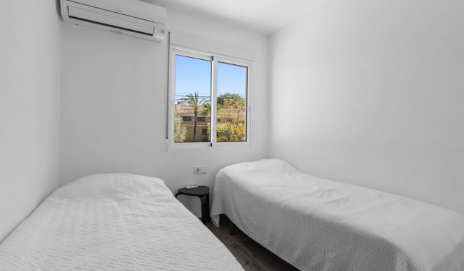 Resale - Apartment - Torrevieja - Lago Jardin