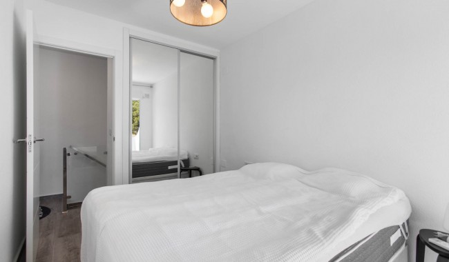 Resale - Apartment - Torrevieja - Lago Jardin
