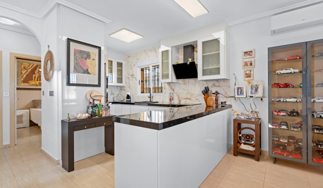 Resale - Villa - Guardamar - El Raso