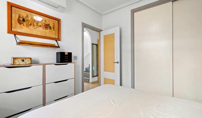 Resale - Villa - Guardamar - El Raso
