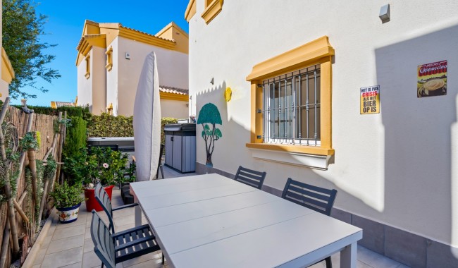 Resale - Villa - Guardamar - El Raso