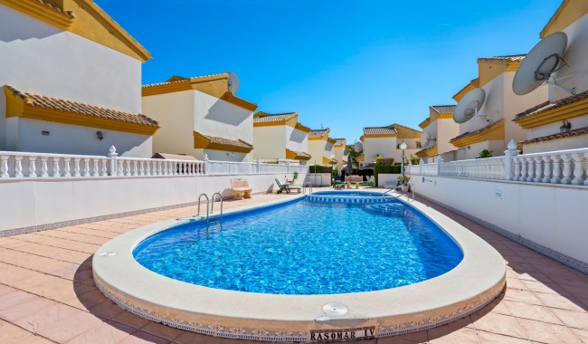 Resale - Villa - Guardamar - El Raso