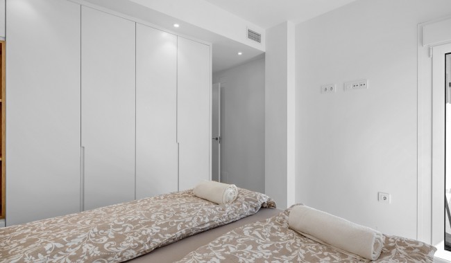 Sprzedaż - Apartament - Pilar de La Horadada