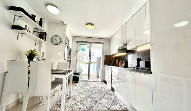 Sprzedaż - Apartament - Punta Prima