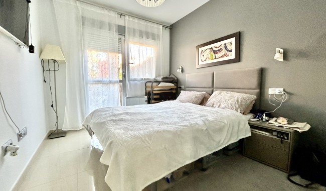 Sprzedaż - Apartament - Punta Prima
