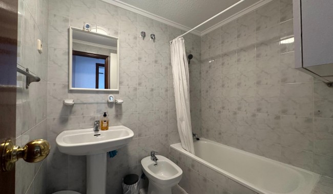 Sprzedaż - Apartament - Torrevieja - Centro