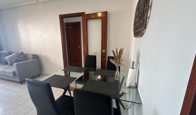 Sprzedaż - Apartament - Torrevieja - Centro