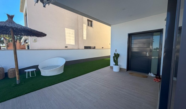 Begagnad - Villa - San Miguel de Salinas - Bellavista