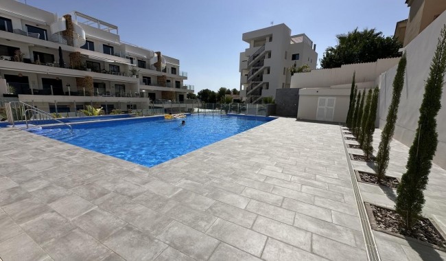 Resale - Apartment - Orihuela Costa - Villamartín