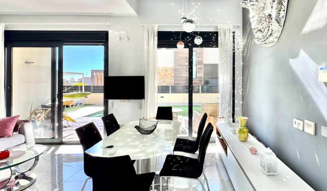 Segunda mano - Villa - Orihuela Costa - Cabo Roig