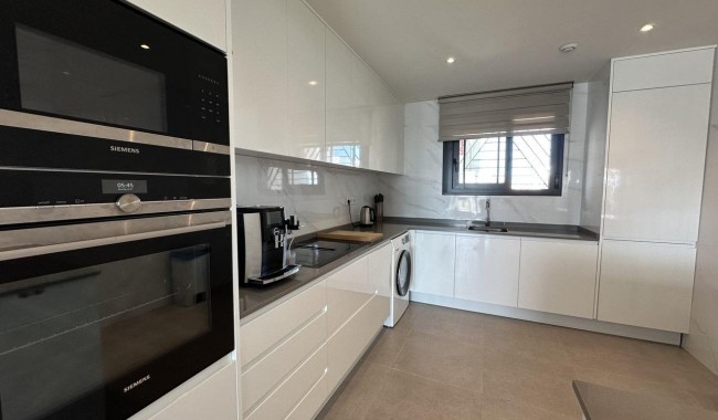 Resale - Apartment - Orihuela Costa - Villamartín