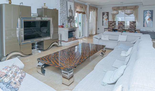 Resale - Villa - La Mata, Torrevieja - La Mata