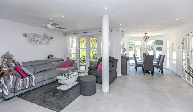 Resale - Villa - Campoamor - Lomas de Don Juan