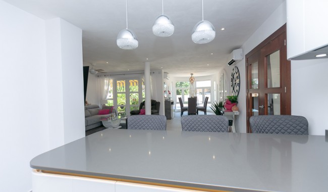 Resale - Villa - Campoamor - Lomas de Don Juan