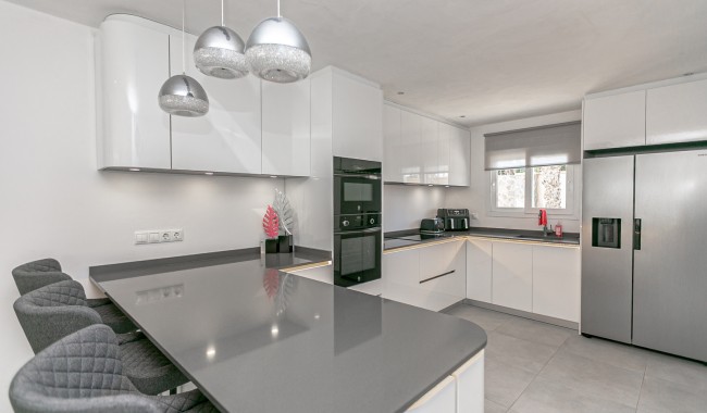 Resale - Villa - Campoamor - Lomas de Don Juan
