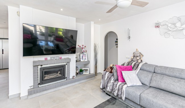 Resale - Villa - Campoamor - Lomas de Don Juan