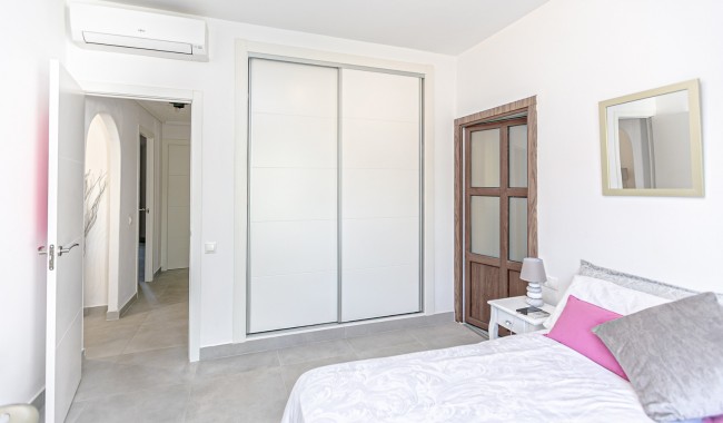 Resale - Villa - Campoamor - Lomas de Don Juan