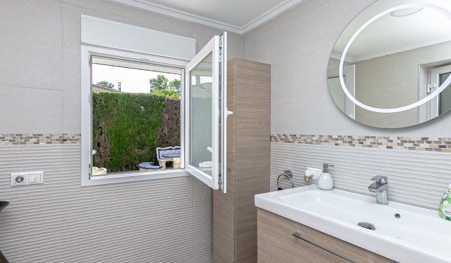 Resale - Villa - Campoamor - Lomas de Don Juan