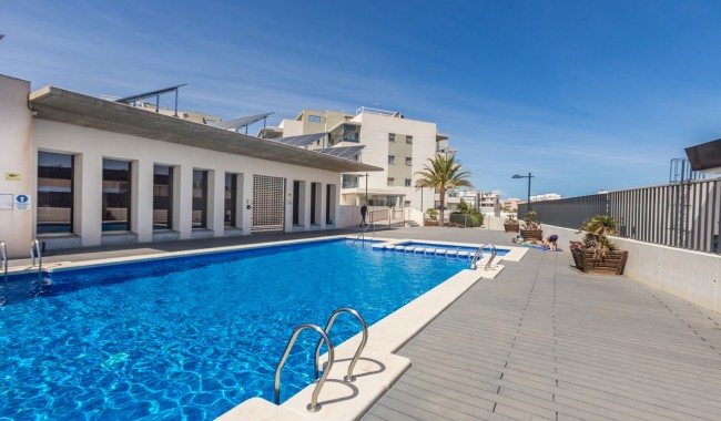 Resale - Apartment - Villamartín