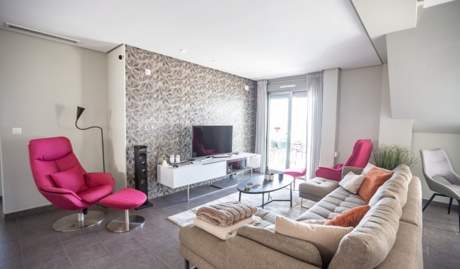 Resale - Apartment - Villamartín