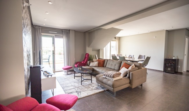 Resale - Apartment - Villamartín