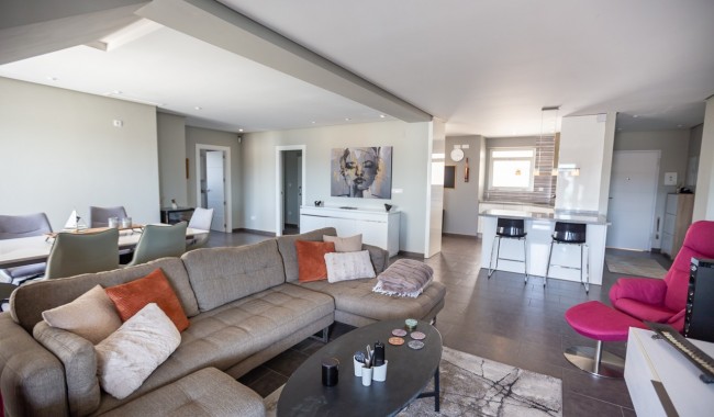 Resale - Apartment - Villamartín