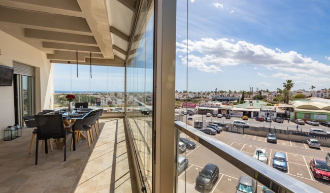 Resale - Apartment - Villamartín