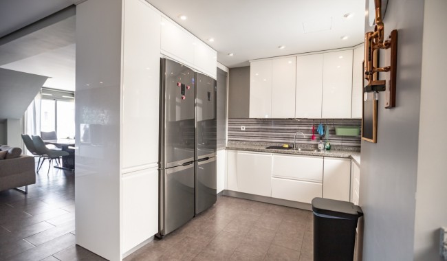 Resale - Apartment - Villamartín