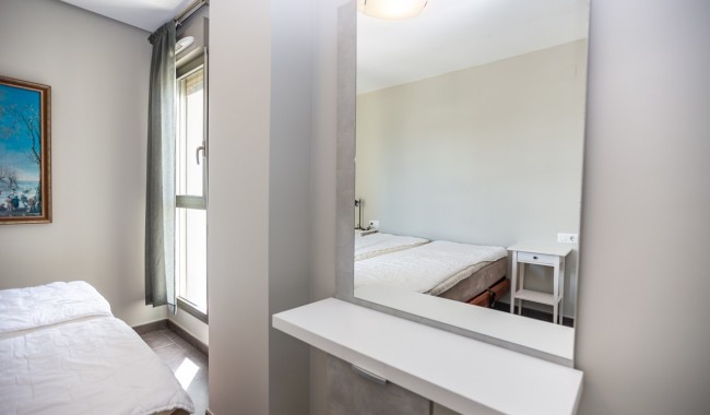 Resale - Apartment - Villamartín