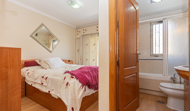 Resale - Apartment - Torrevieja - Beach