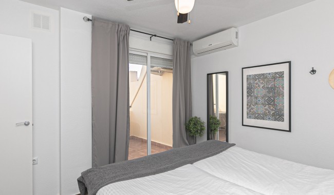 Resale - Townhouse - Torrevieja - Torretas