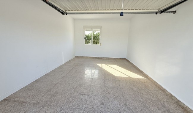 Begagnad - Finca - Dolores