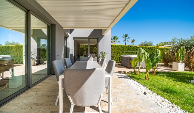 Resale - Apartment - Las Colinas Golf Resort
