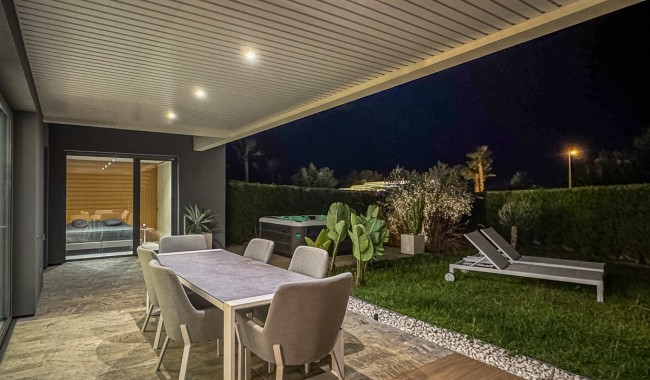 Resale - Apartment - Las Colinas Golf Resort