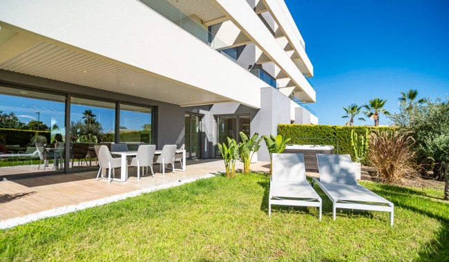 Resale - Apartment - Las Colinas Golf Resort