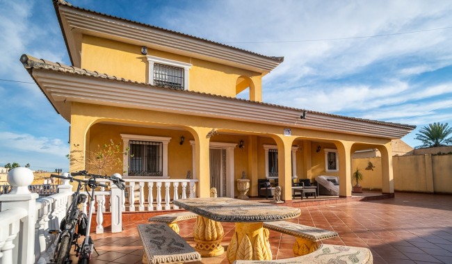 Resale - Villa - Torrevieja - LOS BALCONES - LOS ALTOS