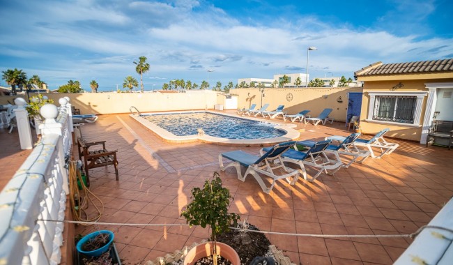 Resale - Villa - Torrevieja - LOS BALCONES - LOS ALTOS