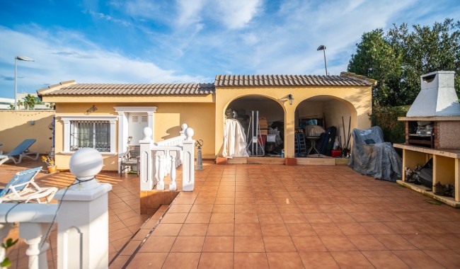 Resale - Villa - Torrevieja - LOS BALCONES - LOS ALTOS