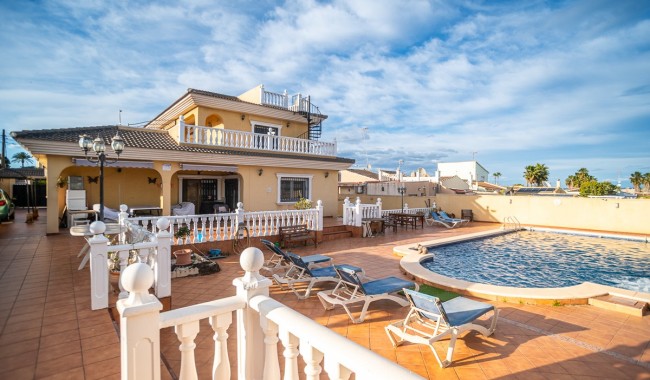 Resale - Villa - Torrevieja - LOS BALCONES - LOS ALTOS
