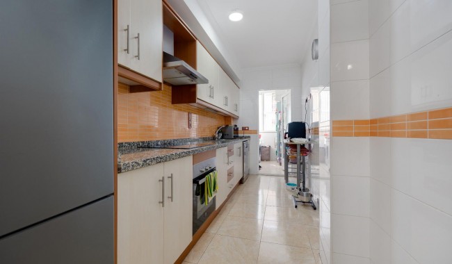 Resale - Apartment - Torrevieja - Centro - Muelle Pesquero
