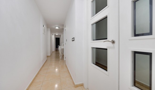 Resale - Apartment - Torrevieja - Centro - Muelle Pesquero