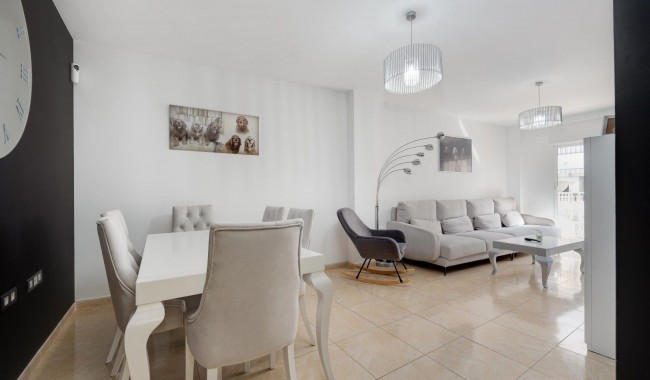 Resale - Apartment - Torrevieja - Centro - Muelle Pesquero