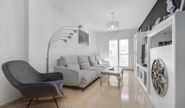 Resale - Apartment - Torrevieja - Centro - Muelle Pesquero