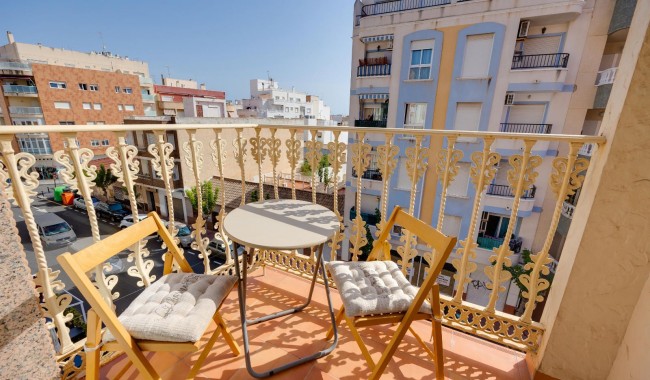 Resale - Apartment - Torrevieja - Centro - Muelle Pesquero