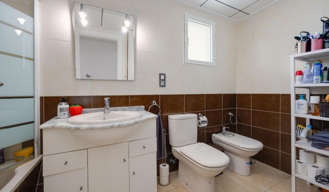 Resale - Apartment - Torrevieja - Centro - Muelle Pesquero