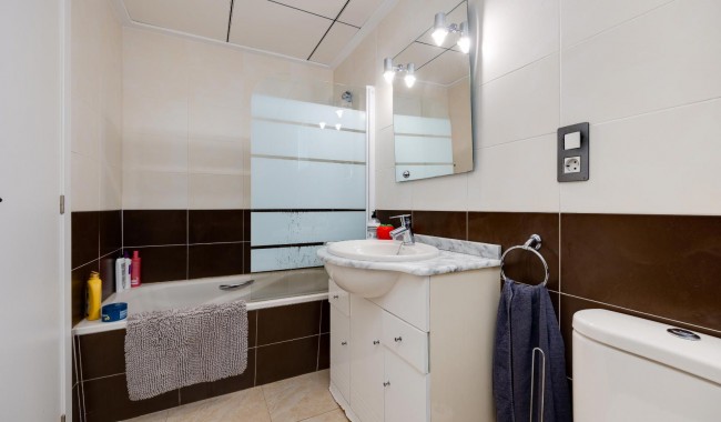 Resale - Apartment - Torrevieja - Centro - Muelle Pesquero