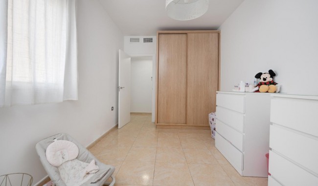 Resale - Apartment - Torrevieja - Centro - Muelle Pesquero